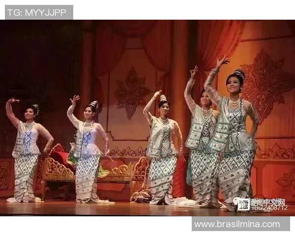 足球明星展现魅力舞姿跳探戈舞引发热潮激情四溢的舞台瞬间令人陶醉